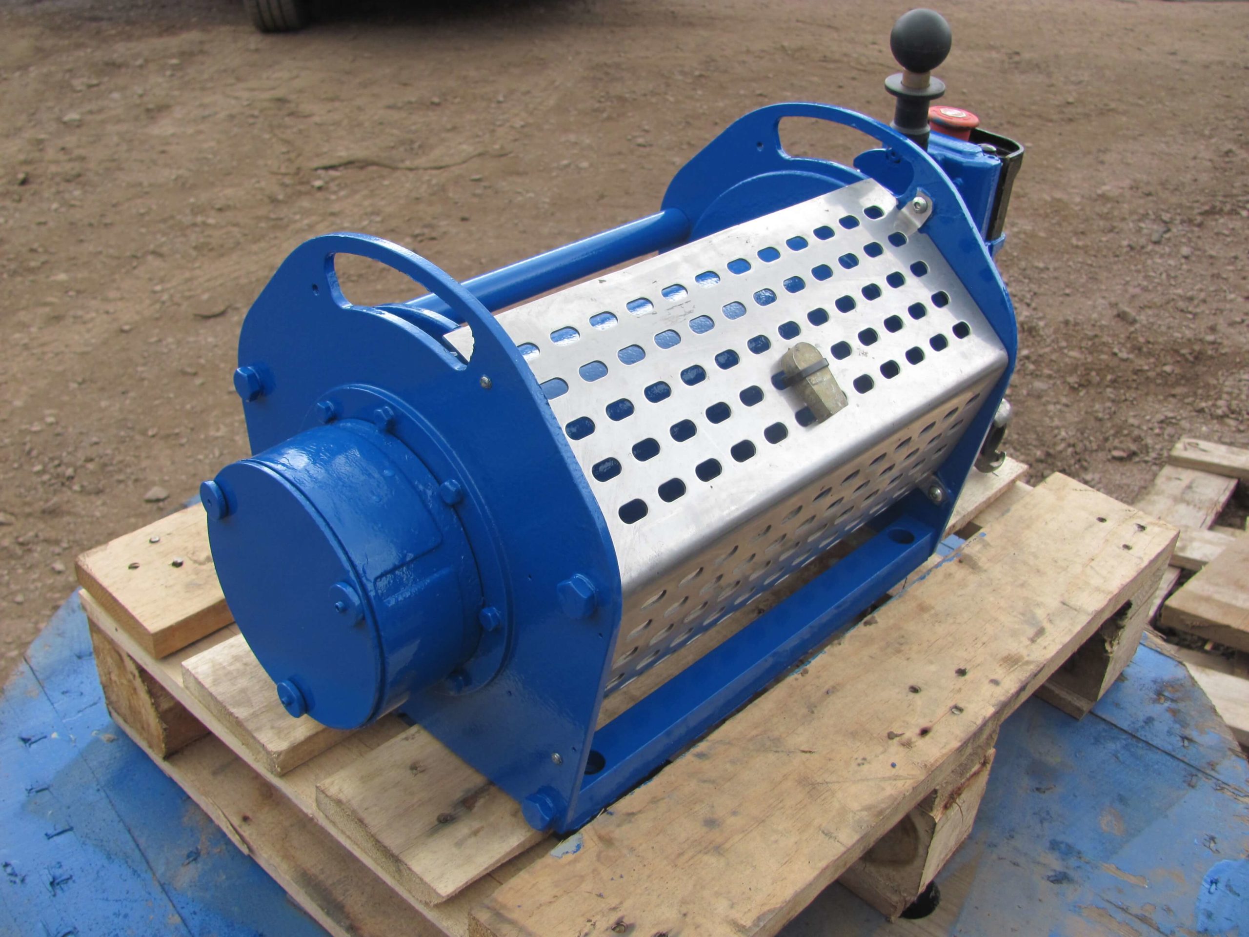 150kg to 1,500kg air winch